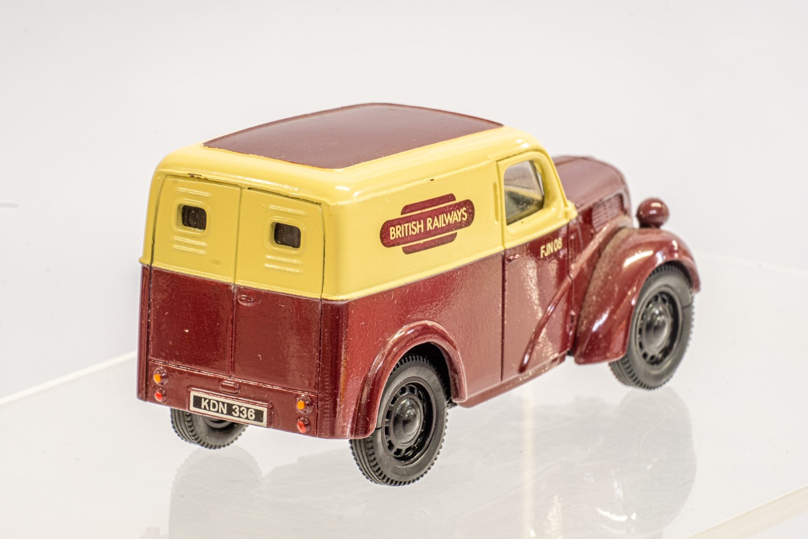 Corgi & Vanguard Karrier Boxback - Rail Express Parcels / Ford Popular Van & Bedford CA Van - Britis - Image 11 of 13