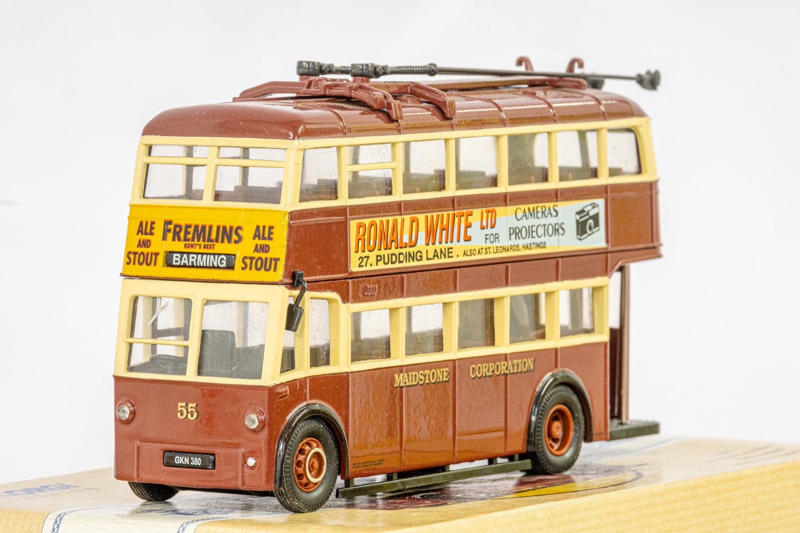 Corgi Leyland Tiger - Bartons / Sunbeam W Utility Trolleybus - Maidstone Corporation - - Image 3 of 7