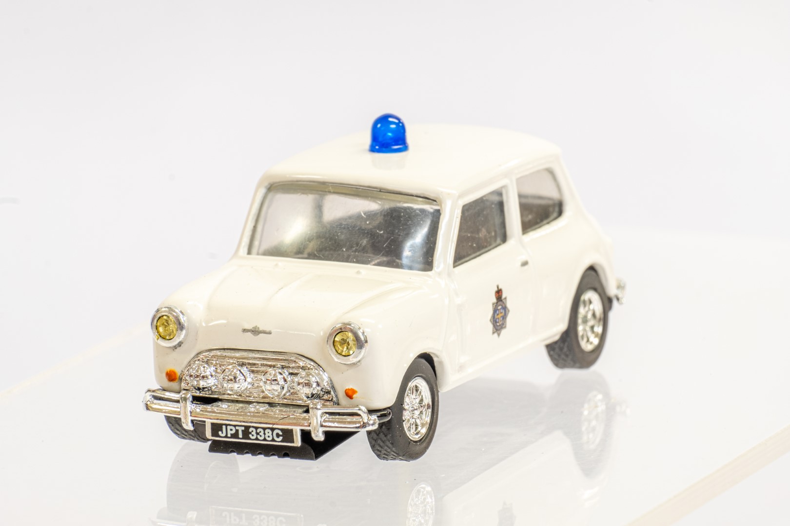 Corgi Jaguar MKII & Mini - Durham Police - Image 5 of 12