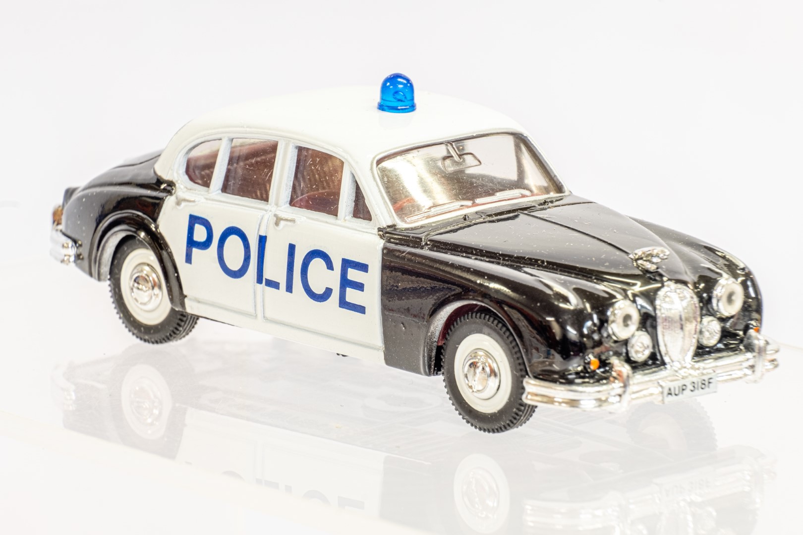 Corgi Jaguar MKII & Mini - Durham Police - Image 12 of 12