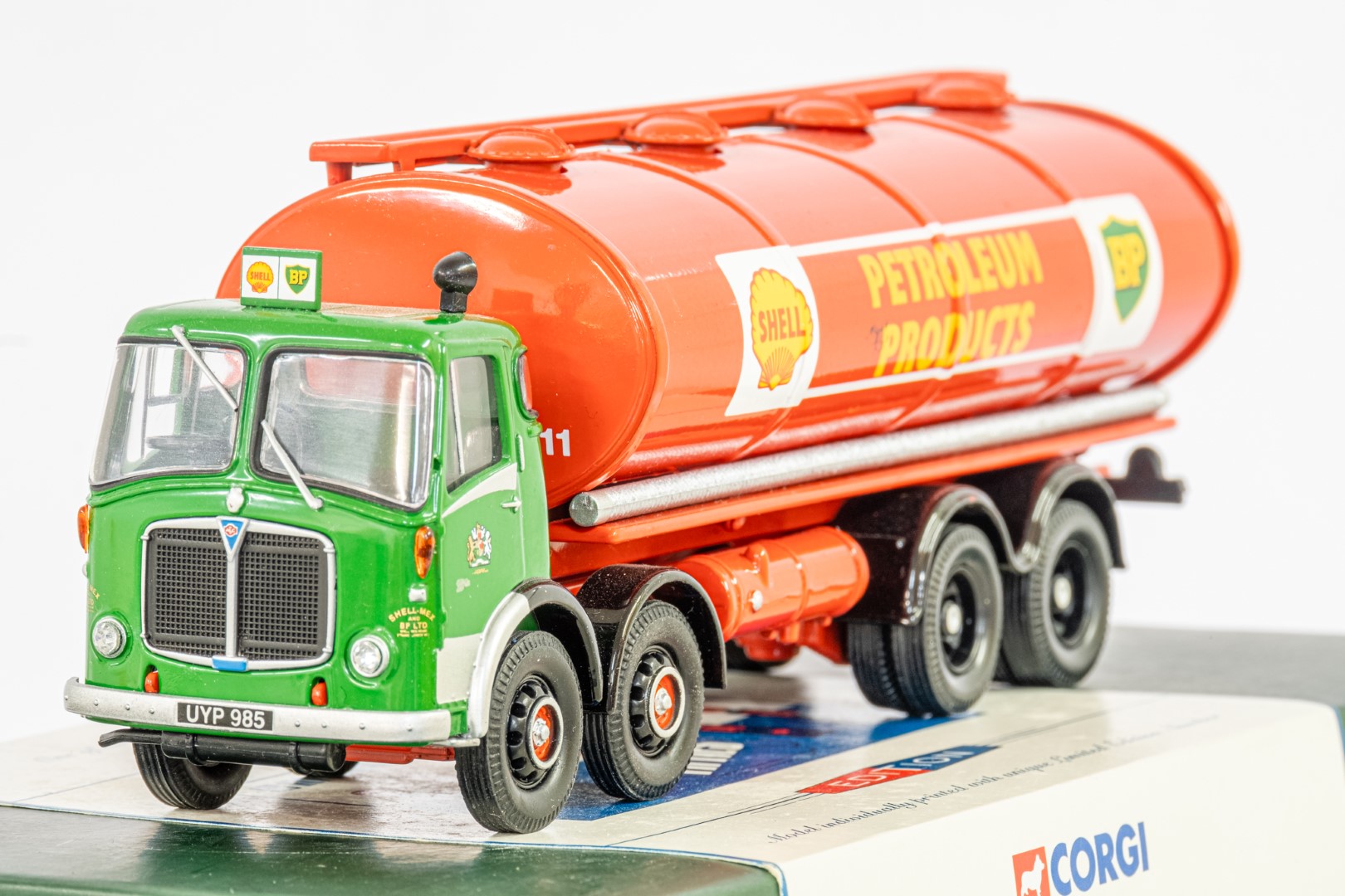 Corgi AEC MkV Mammoth Major Tanker - Shell-Mex & BP Ltd / Leyland Octopus Tanker - Castrol - - Image 5 of 5