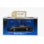 Autoart Jaguar E Type Roadster Series III v12 Green