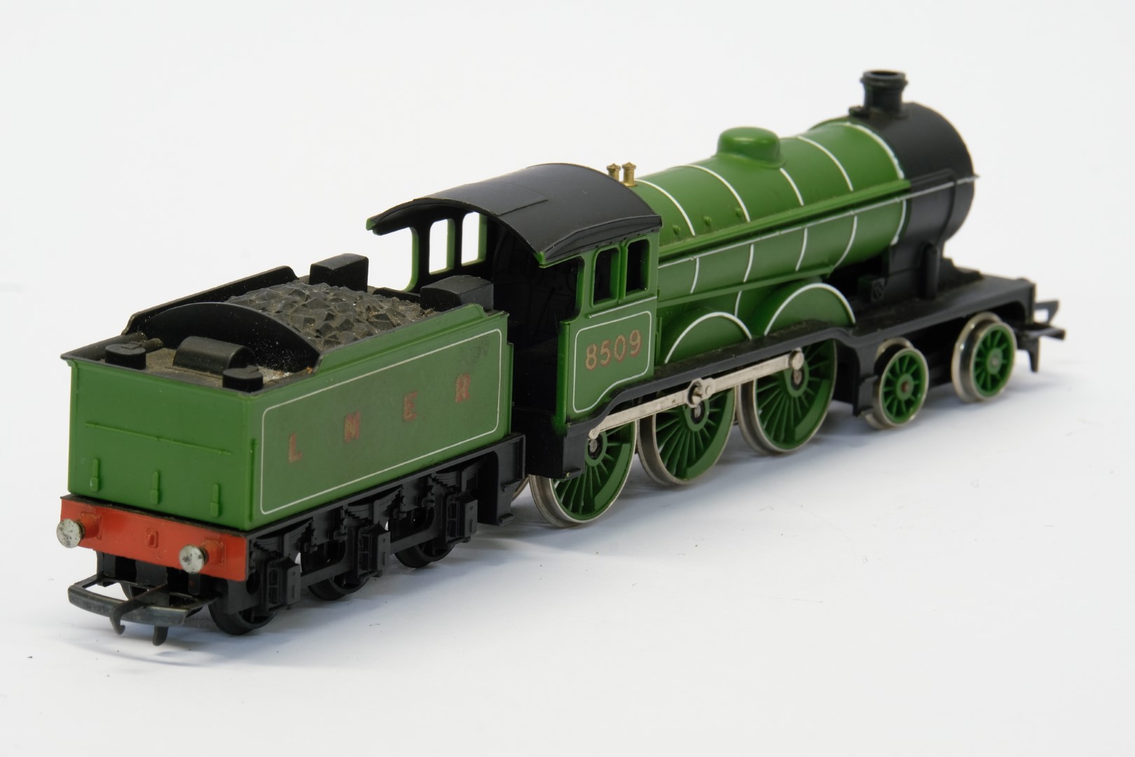 Hornby Class B12 4-6-0 8509 in LNER Green - No Box - Image 3 of 3