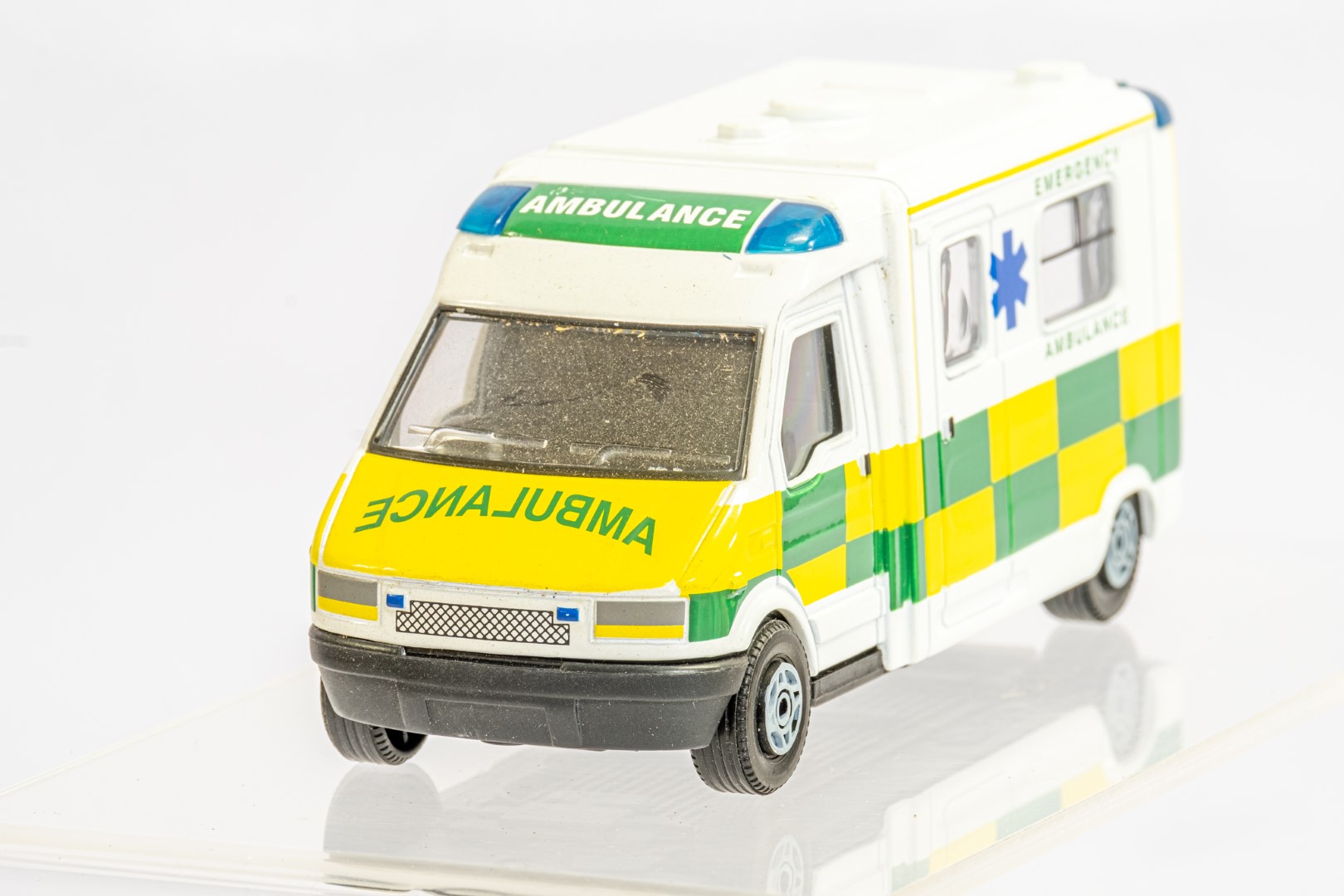 4 x Assorted Ambulance - Image 4 of 9