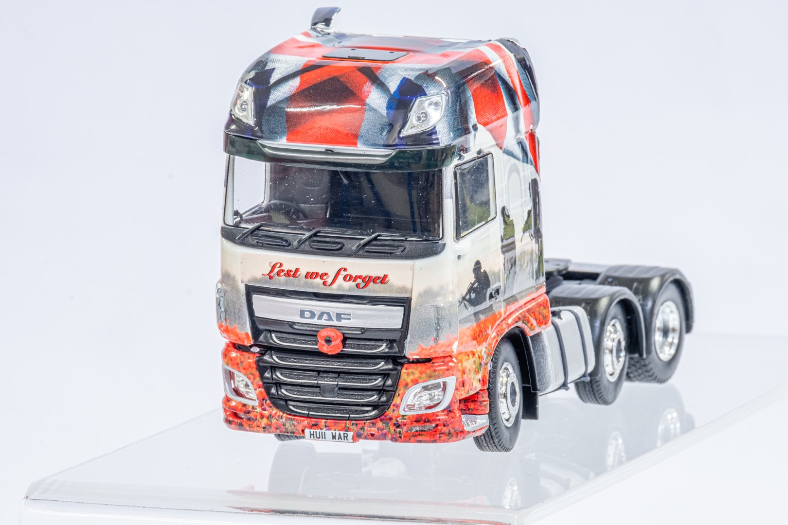 Tekno The Poppy Truck - DAF Tractor Unit In Gift Box - Image 4 of 9