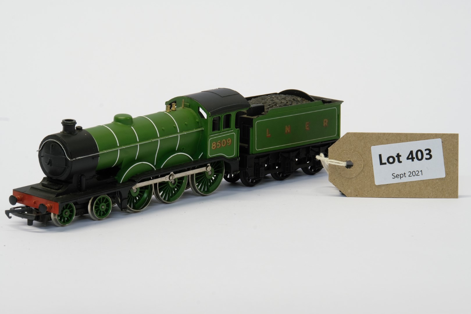 Hornby Class B12 4-6-0 8509 in LNER Green - No Box