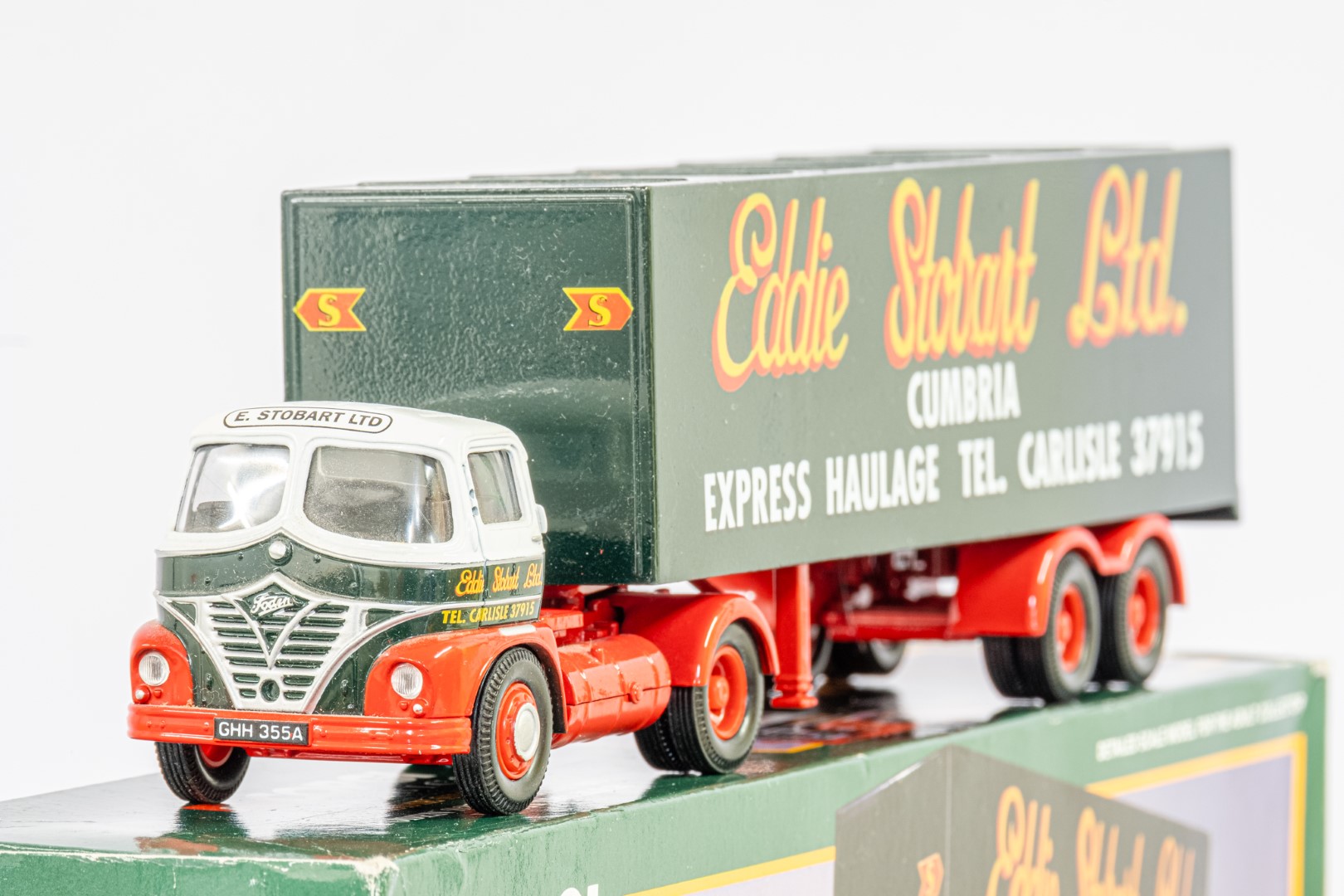 Corgi Foden S21 'Mickey Mouse' With Trailer - Eddie Stobart / Morris Luton Van - Bishops Move - Image 3 of 6