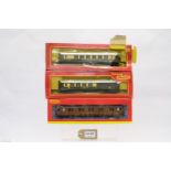Hornby 3 Assorted Boxed Coaches