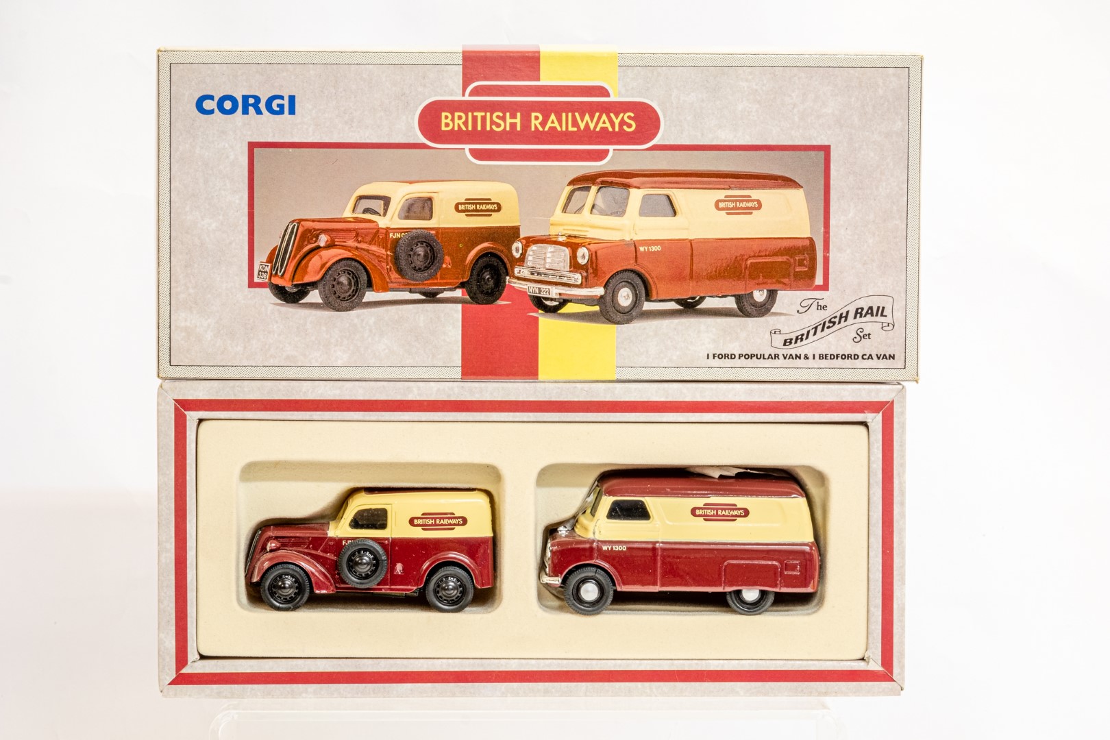 Corgi & Vanguard Karrier Boxback - Rail Express Parcels / Ford Popular Van & Bedford CA Van - Britis - Image 7 of 13