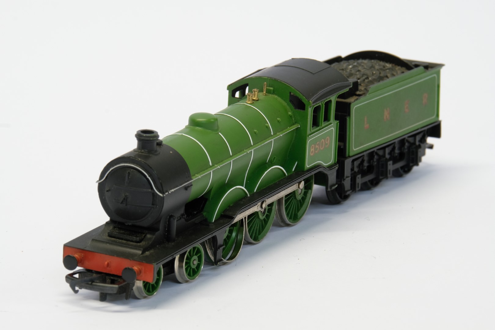 Hornby Class B12 4-6-0 8509 in LNER Green - No Box - Image 2 of 3