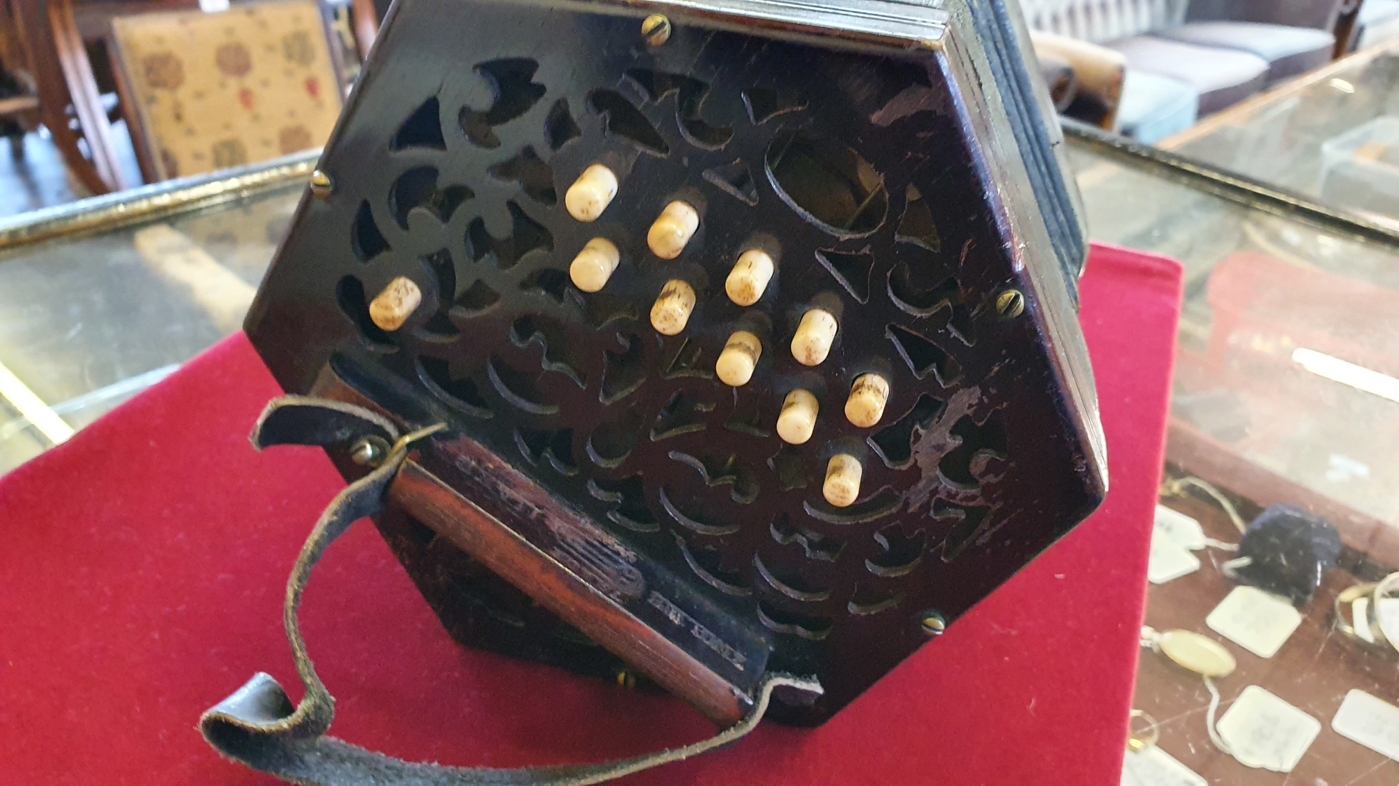 A 21 key concertina, retailed by J. Powell, 16 Ellis Terrace, Holderness Road, Hull. - Image 3 of 4