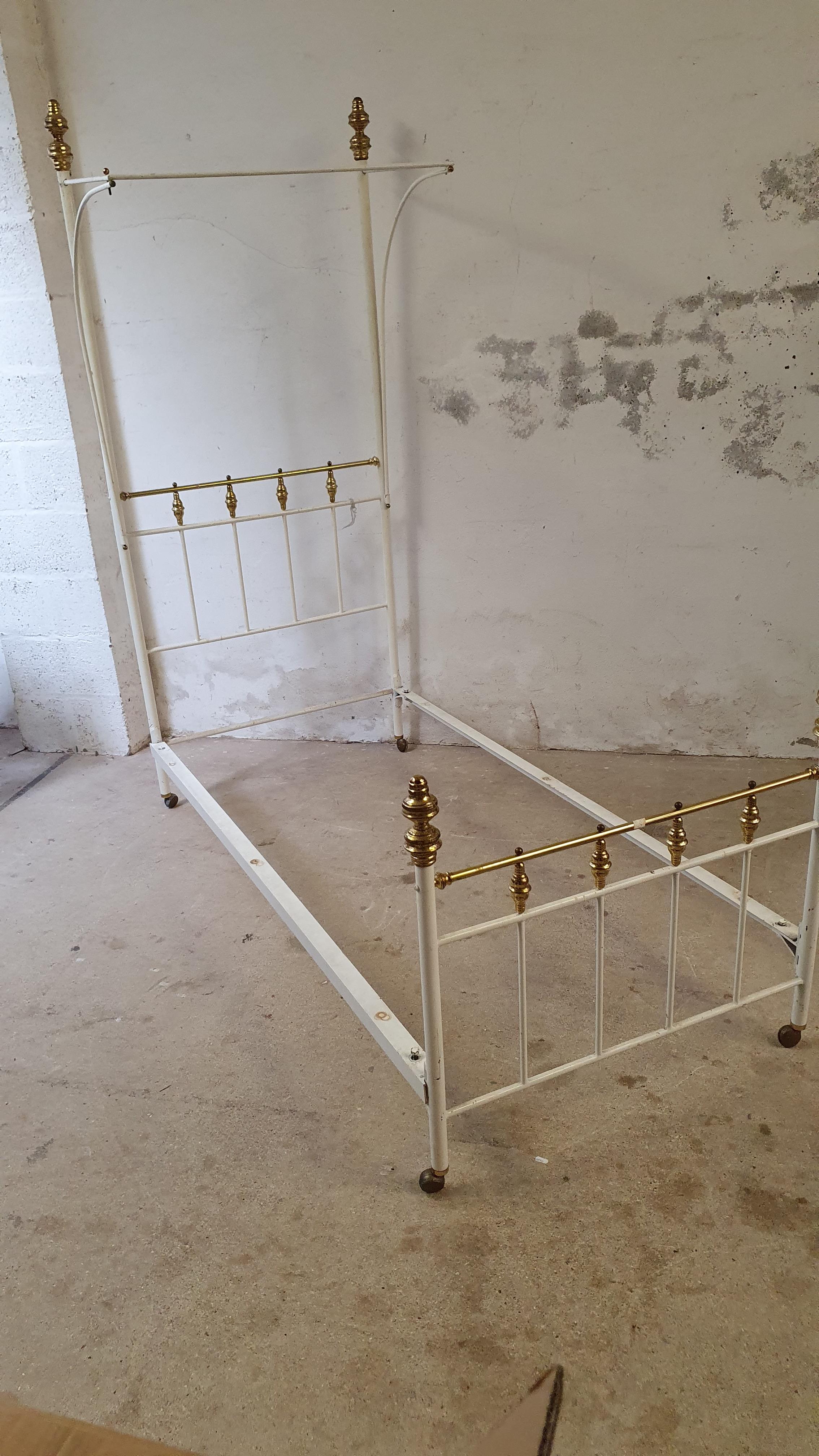 A Laura Ashley grey metal day bed and a white and brass single tester bed, some bolts missing (2). - Image 5 of 7