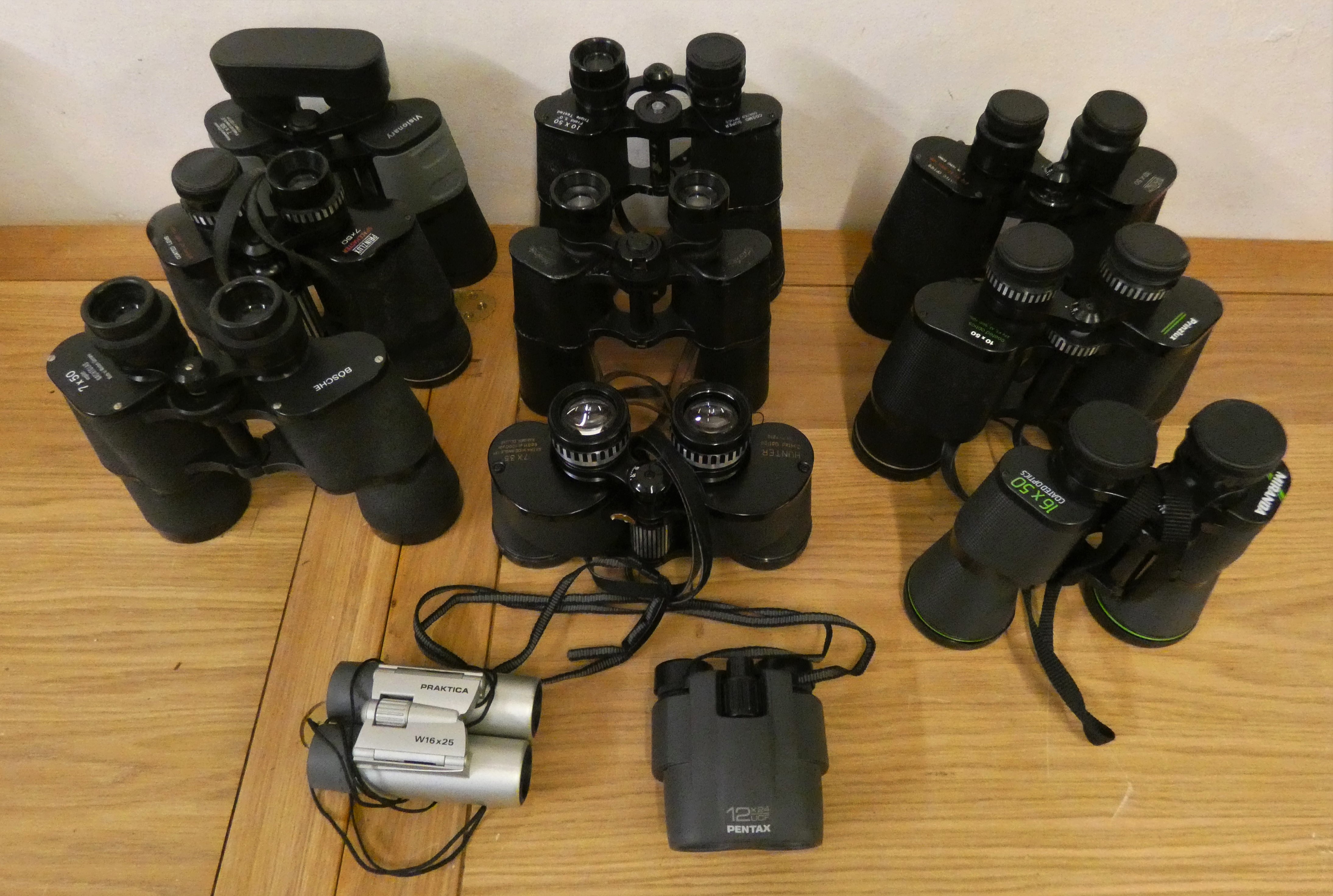 Ten pairs of cased binoculars, to include Bosche, Prinlux and Visonary.