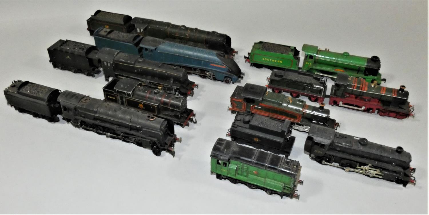 Four Double O locomotives, 46232, A4 7, unmarked black 5, 69567, together with six plastic