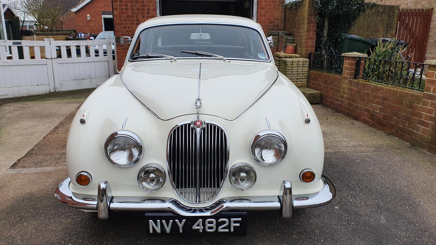 1968 Jaguar 240, 2483 cc. Registration number NVY 482F. Chassis number 1J2722DN. Engine number 7J - Image 5 of 30