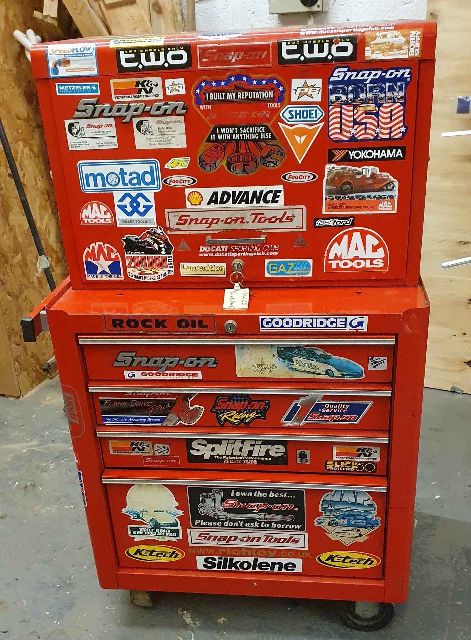 A Snap On two section tool chest, on wheels with two keys.