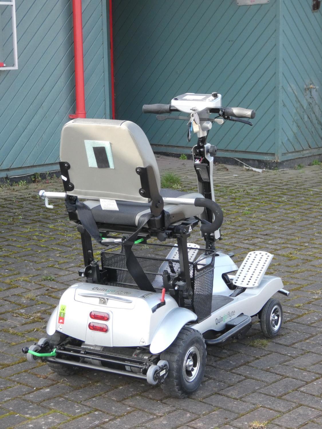A Quingo Flyte mobility scooter, complete with battery charger - Image 3 of 4
