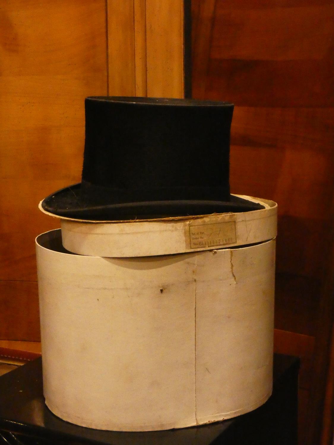 A Lincoln Bennett & Co gentleman's top hat together with a boxed vintage Boots Pharmacy first aid - Image 4 of 4