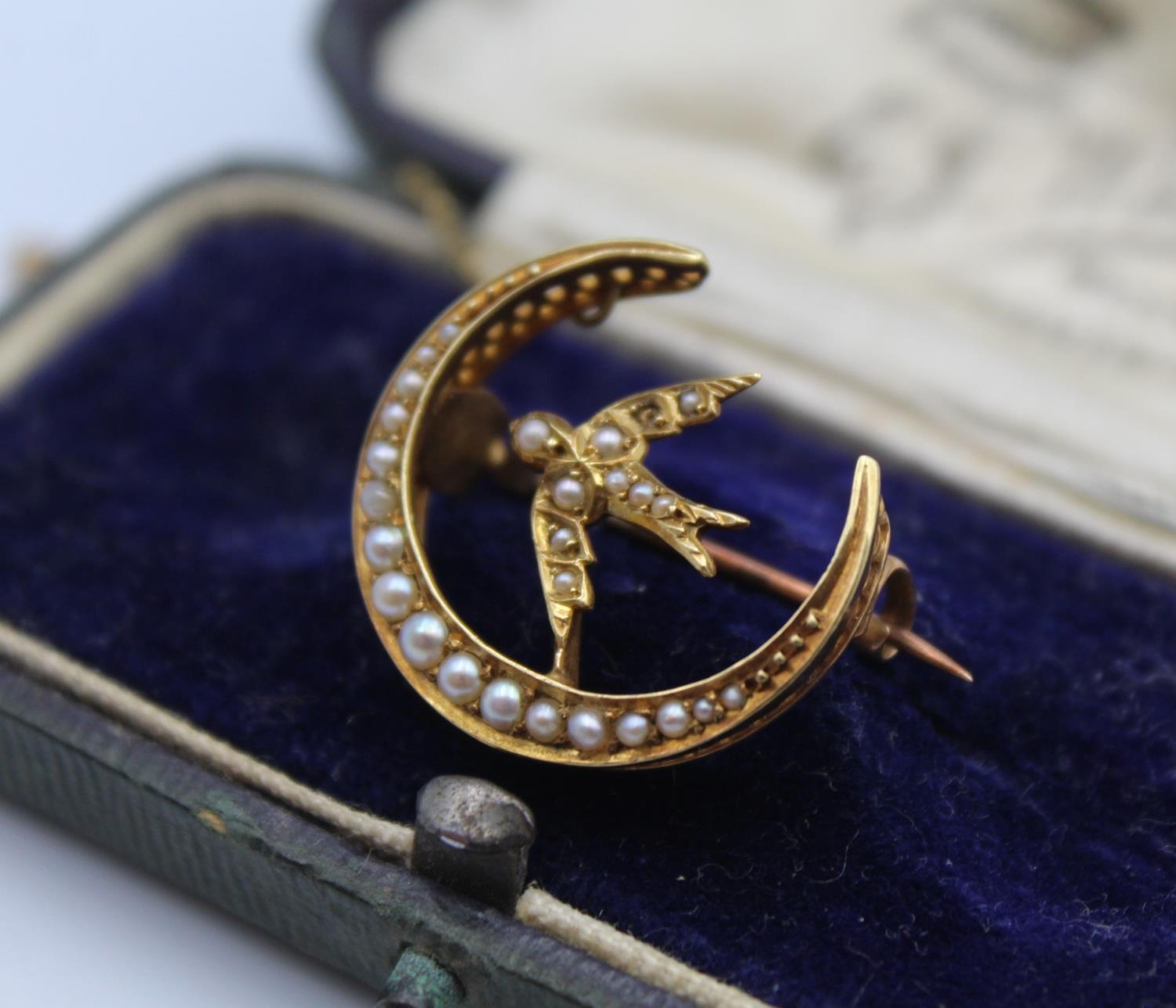 A Victorian 15ct gold and half pearl brooch, Chester hallmark, no date letter, in the form of a - Image 2 of 5