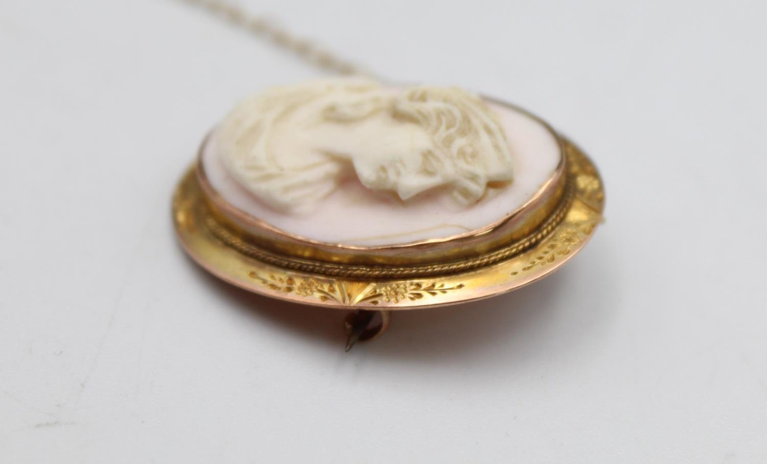 A Victorian 9ct gold mounted conch shell cameo brooch, depicting a lady, 3 x 2.5 cm. - Image 3 of 6