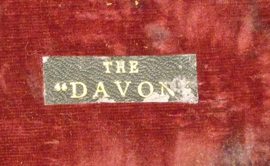 F. Davidson, London, a Davon telescope, leather covered, 37 cm, together with various fittings, - Image 3 of 5