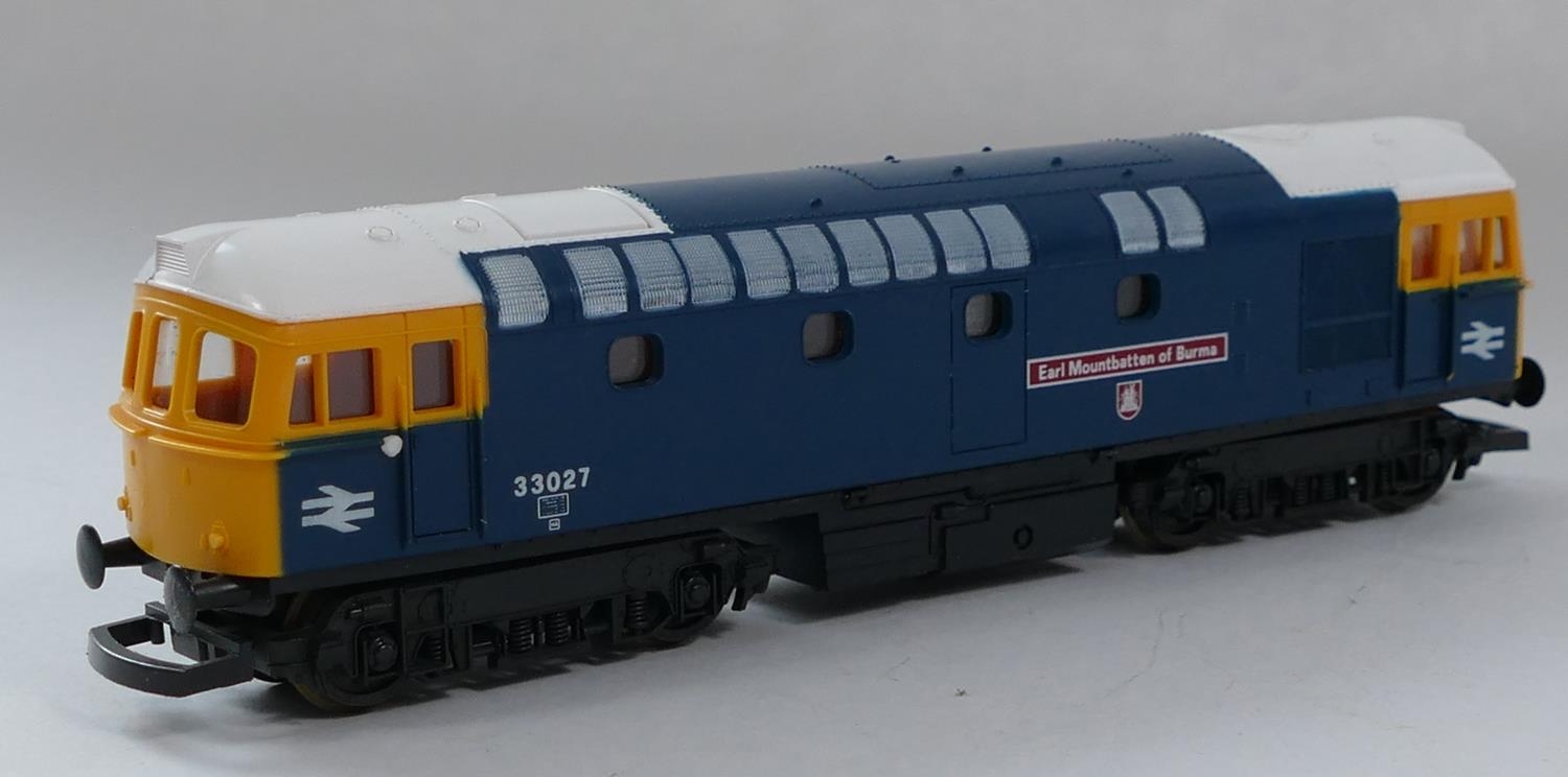 A LIMA class 33 33027 'Earl Mountbatton of Burma' locomotive (unboxed)