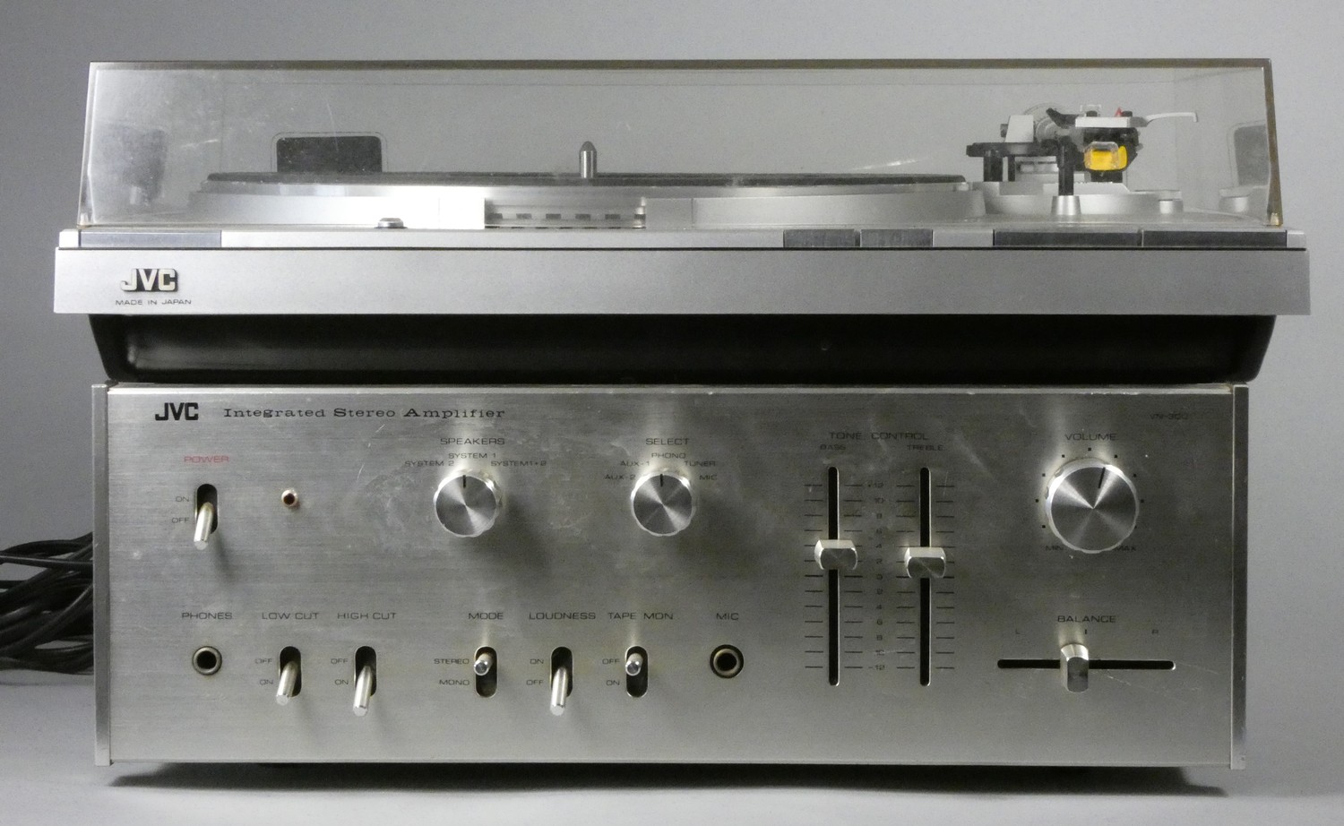 A JVC VN-300 amplifier from the 70?s, together with a JVC Model L-F41 direct drive turntable from