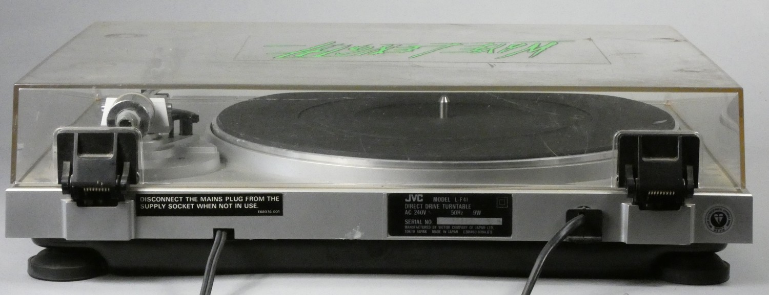 A JVC VN-300 amplifier from the 70?s, together with a JVC Model L-F41 direct drive turntable from - Image 10 of 10