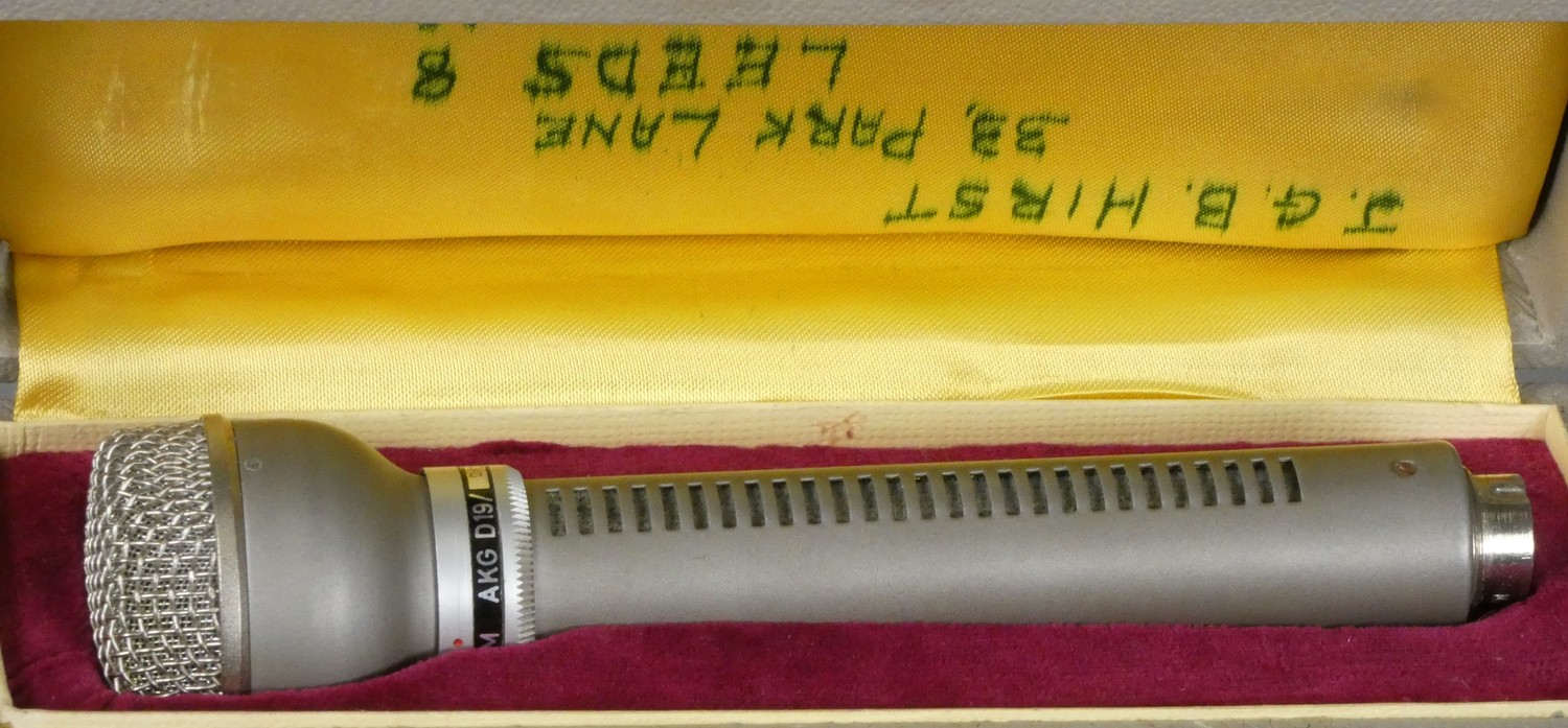 An AKG D19 microphone in original box together with another AKG D19 - Image 3 of 7