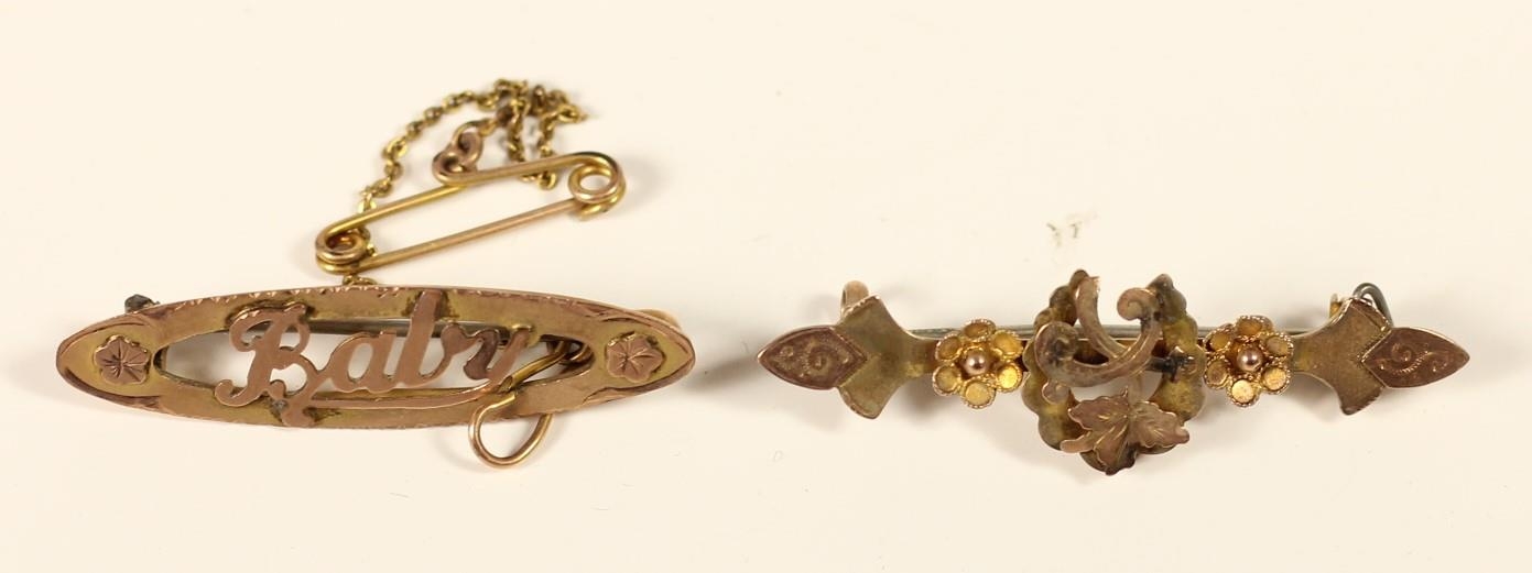 A Victorian 9ct rose gold forget me not bar brooch, Chester 1900 and an Edwardian 9ct rose gold BABY