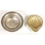 An Edwardian silver shell dish, Chester 1907, and an American sterling silver bon bon dish, 3oz