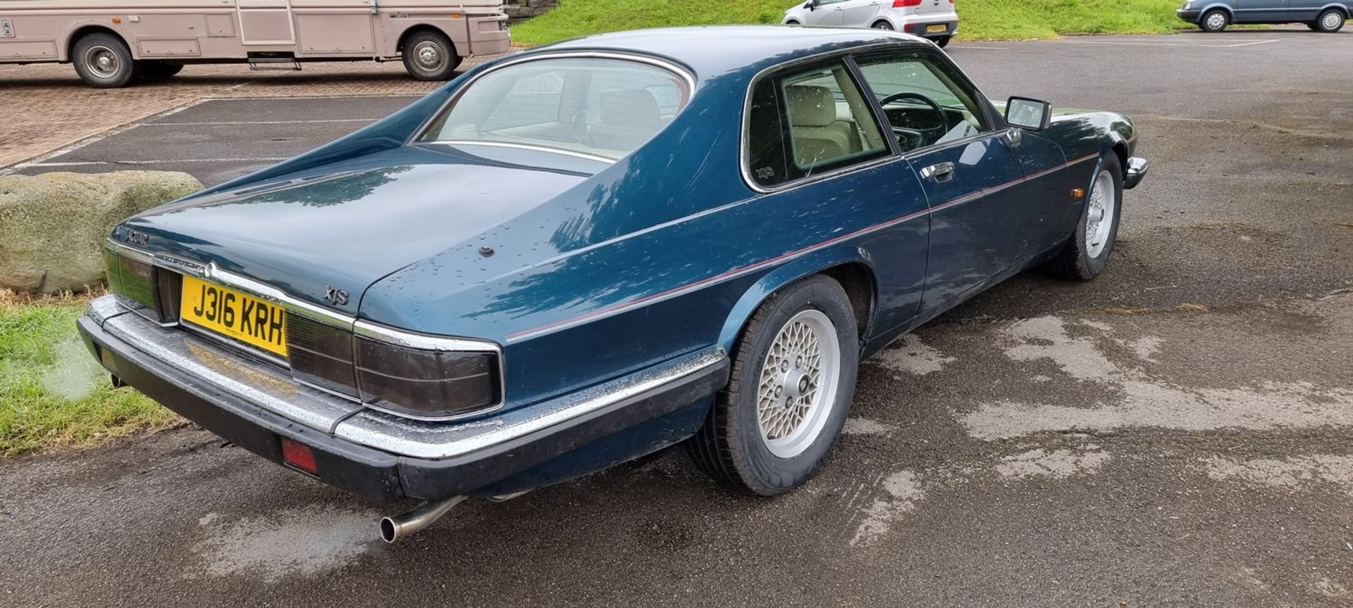 1991 Jaguar XJS Coupe, 3980 cc. Registration number J316 KRH. Chassis number SAJJNAED3EK180597. - Image 5 of 19