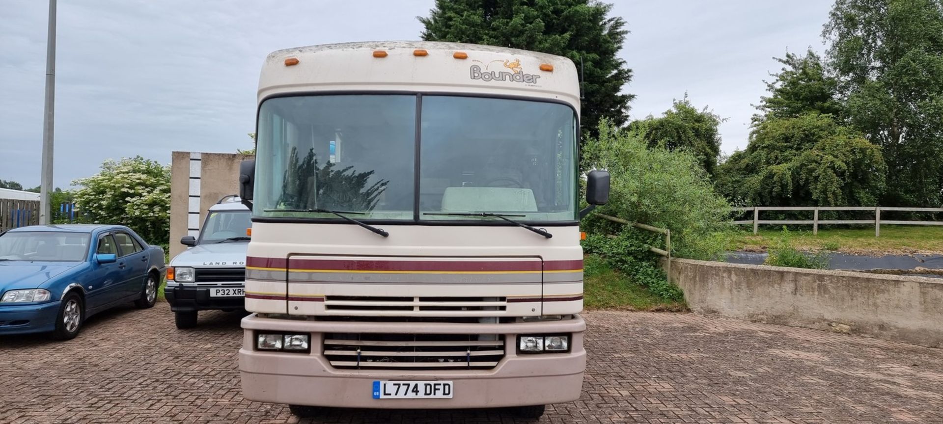 1994 Fleetwood Bounder RV, 7,400cc. Registration number L774 DFD. Chassis number - Image 5 of 11