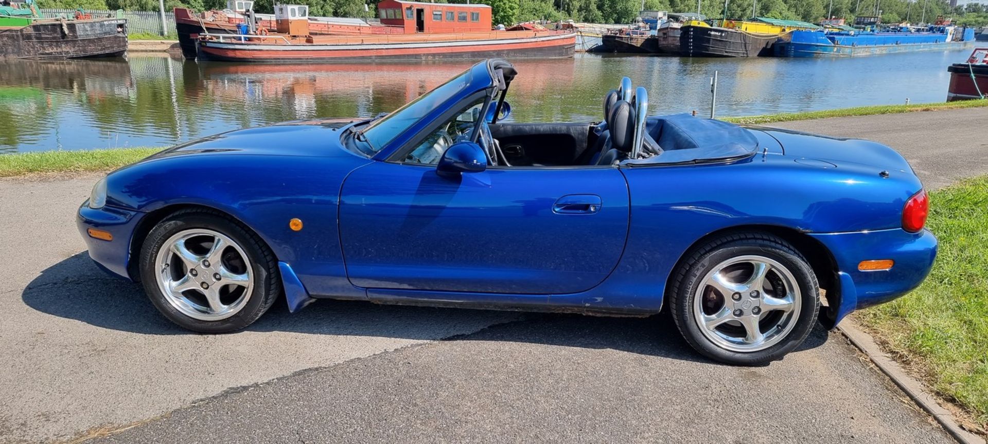 1999 Mazda MX5 10th Anniversary, 1800cc. Registration number T10AEX. Chassis number - Image 8 of 16