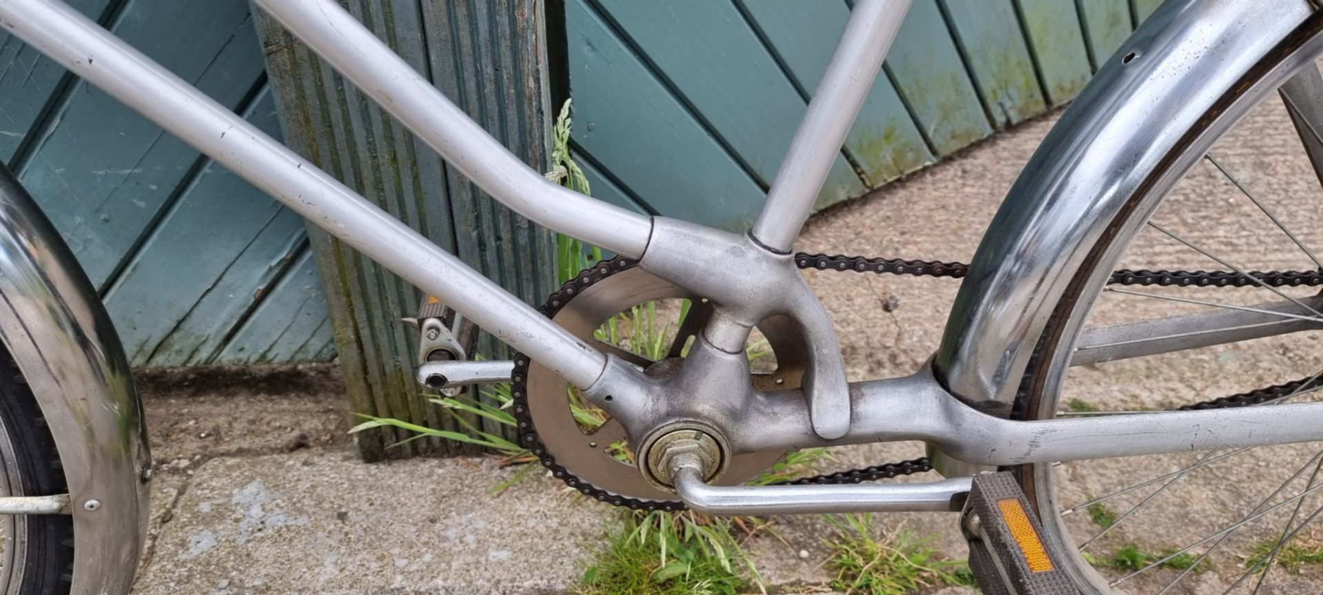 Travis engined bicycle, 1.5hp, c. 1950. Engine serial number 1515. The Travis Motor Kit was built by - Image 4 of 10