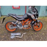 2017 KTM 390 Duke, 373cc. Registration number KR17 LPU. Frame number VBKJGJ402GC291351. Engine