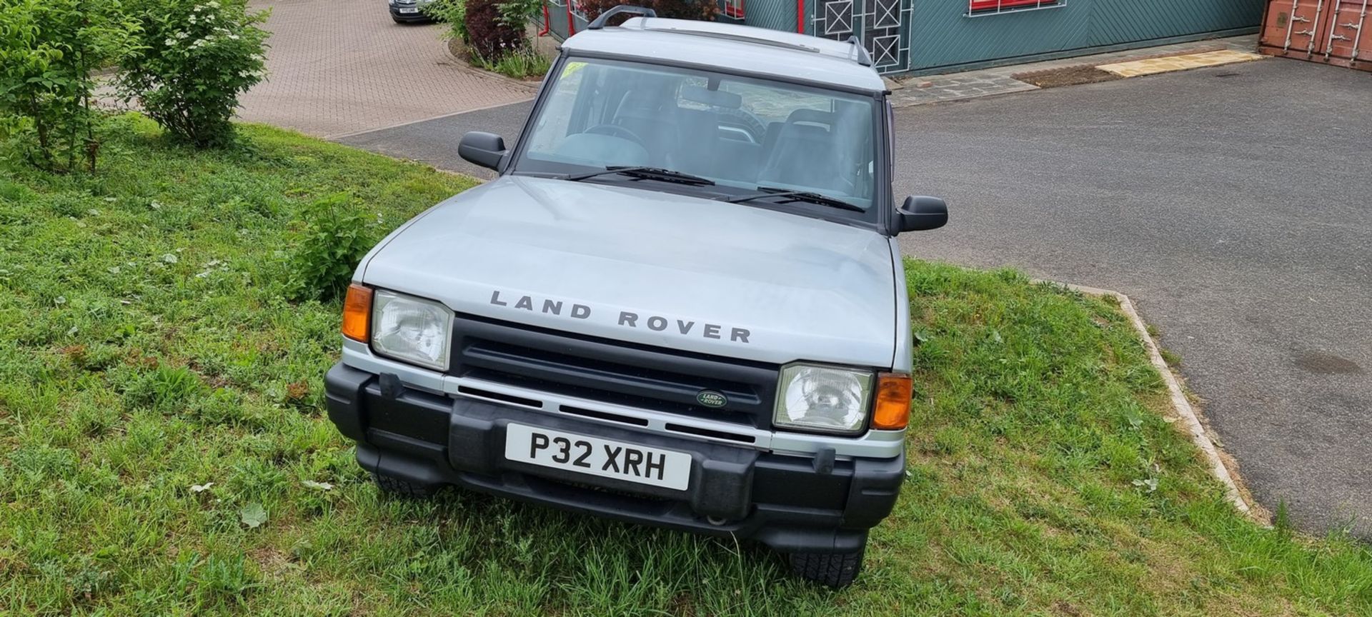 1996 Land Rover Discovery Series 1, 300 TDi, 2495cc automatic. Registration number P32 XRH. - Image 7 of 23