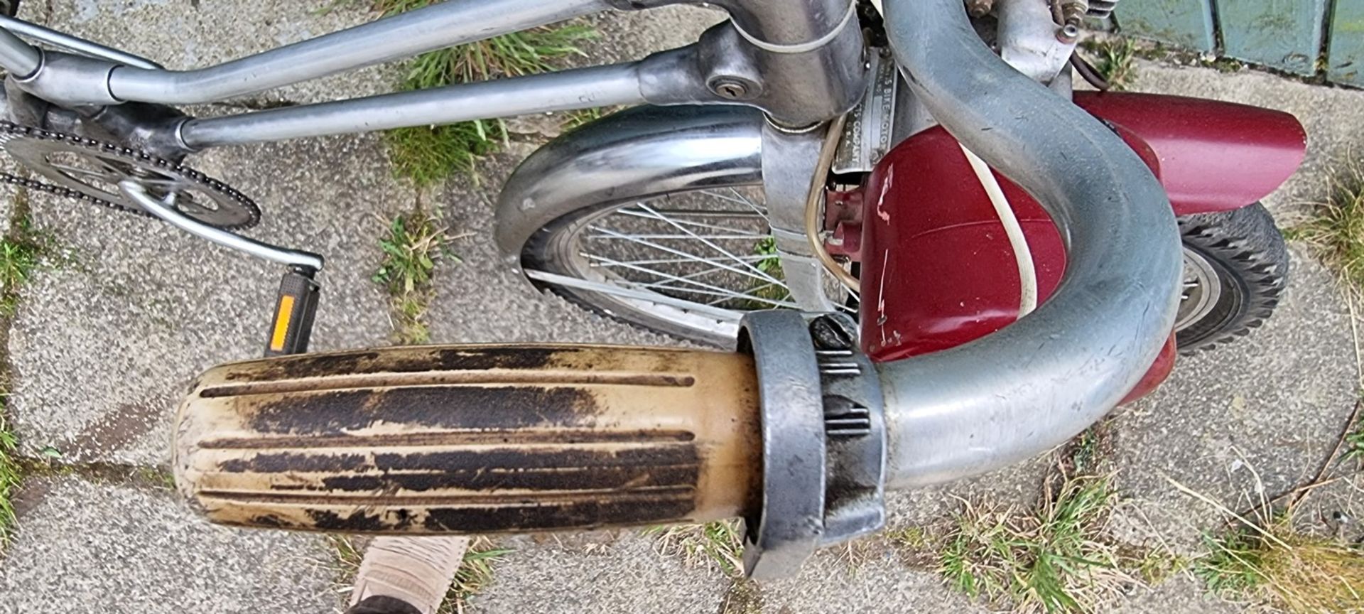 Travis engined bicycle, 1.5hp, c. 1950. Engine serial number 1515. The Travis Motor Kit was built by - Image 9 of 10