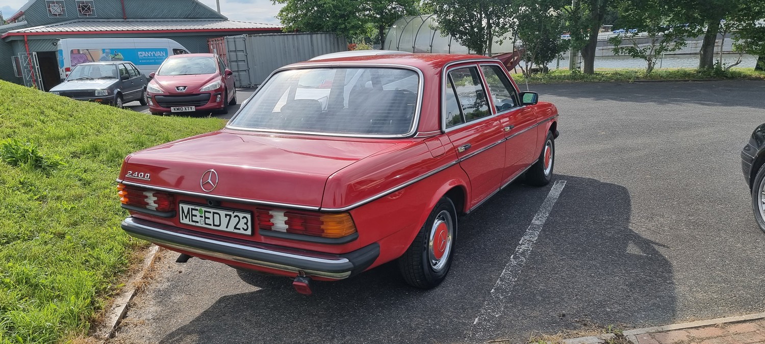 C.1980 Mercedes Benz W123, 240D, 2400cc. Registration number unregistered. Chassis number - Image 4 of 15