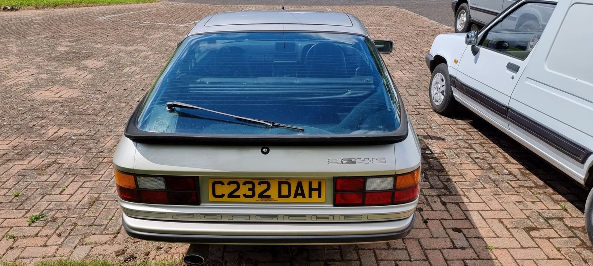 1986 Porsche 924S, 2,479cc. Registration number C232 DAH. Chassis number WPOZZZ92ZGN402901. Engine - Image 4 of 14