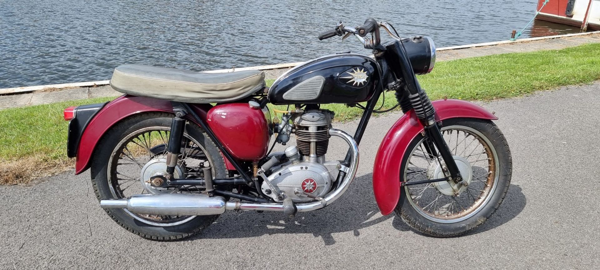 1959 BSA C15, 250cc. Registration number 350UYM (non transferrable). Frame number C15 4257. Engine