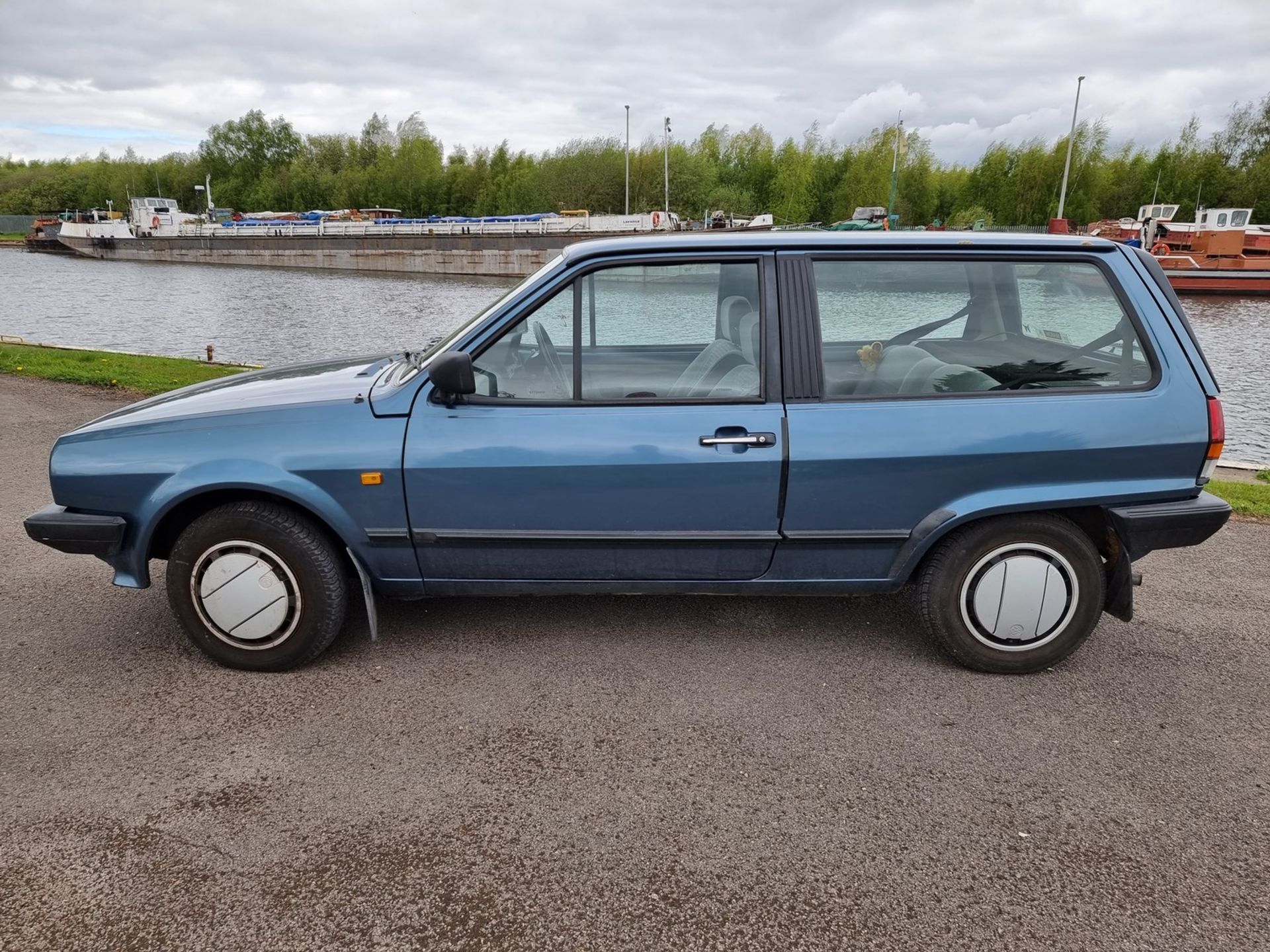 1989 VW Polo Mk2, 1272cc. Registration number G775 MKH. Chassis number WVWZZZ80ZKW168973. Engine - Image 8 of 16
