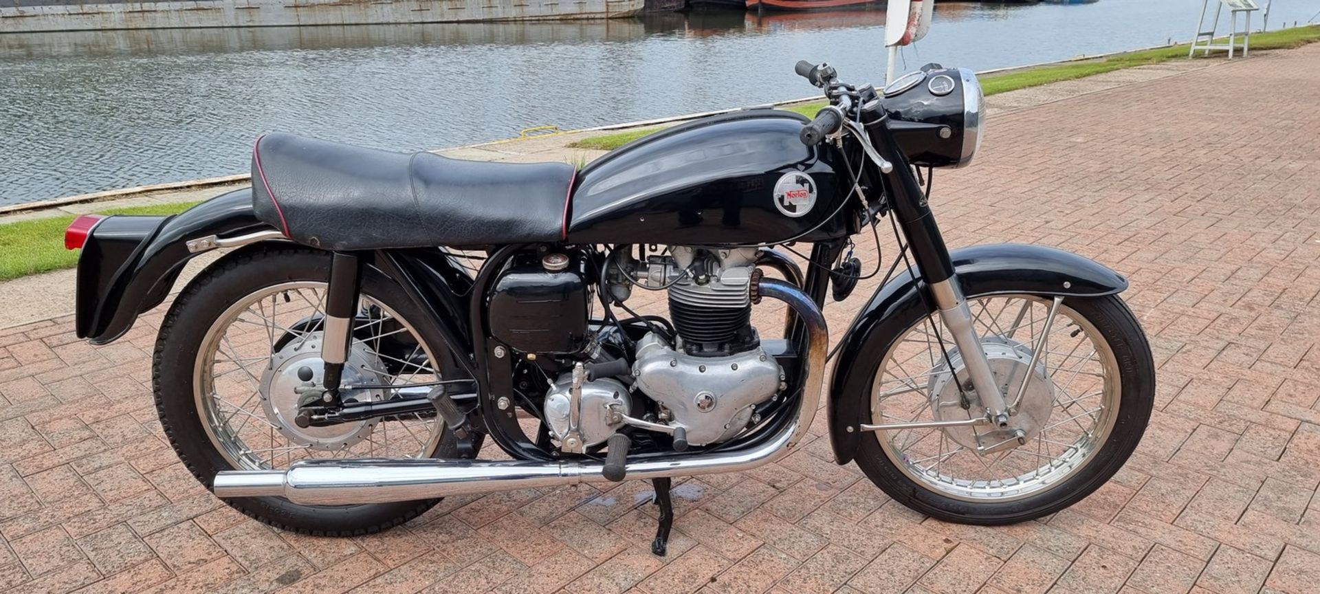 1958 Norton Dominator 99, 596cc. Registration number 852 BHY. Frame number N14 78402. Engine