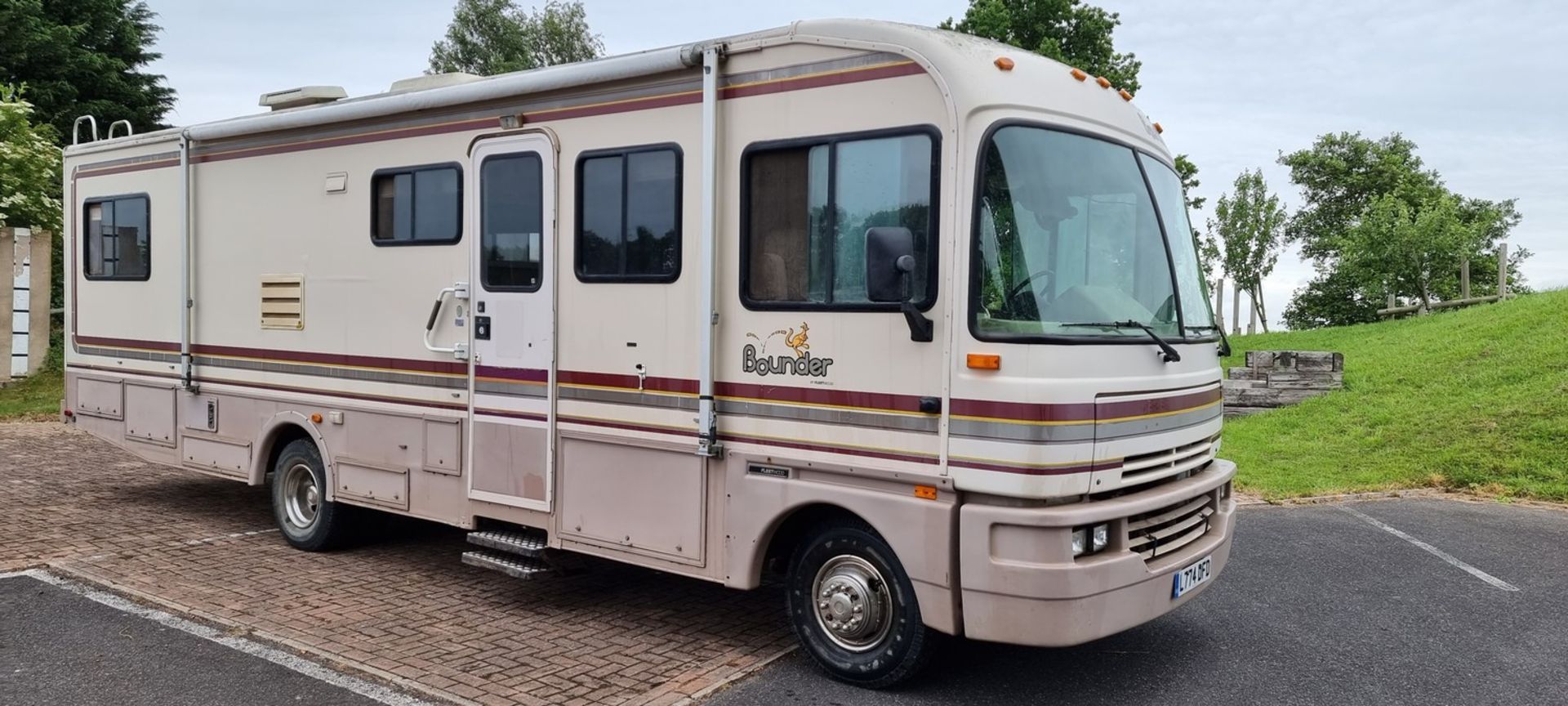 1994 Fleetwood Bounder RV, 7,400cc. Registration number L774 DFD. Chassis number - Image 2 of 11