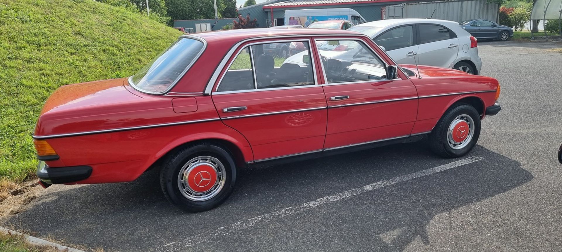 C.1980 Mercedes Benz W123, 240D, 2400cc. Registration number unregistered. Chassis number - Image 6 of 15