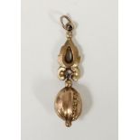 A Victorian rose gold pendant 33mm, 0.7gm
