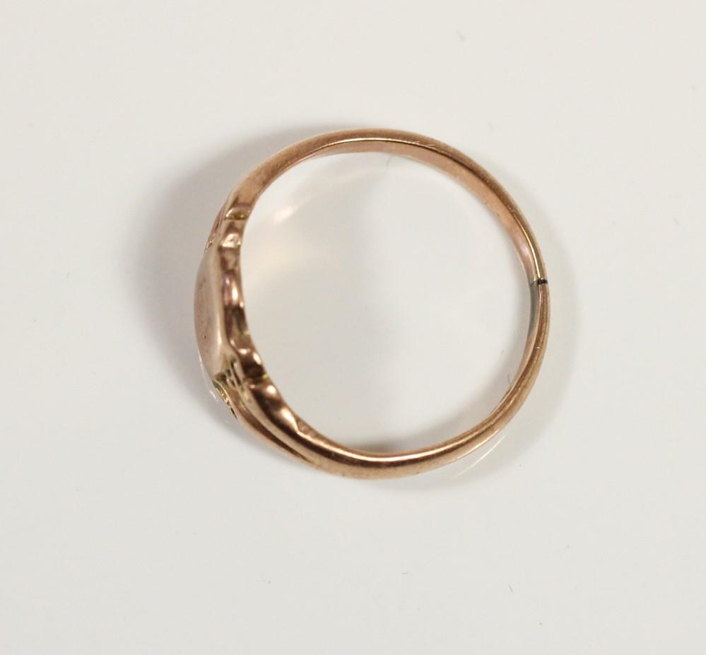 A 9ct rose gold signet ring, London 1919, M and another similar, Birmingham 1918, P, 6gm - Image 3 of 3