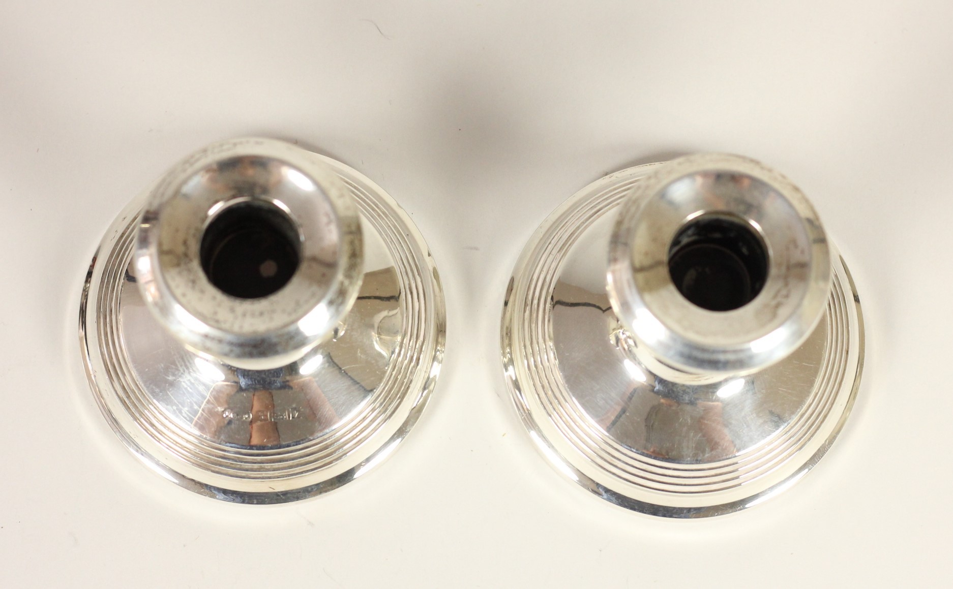 A pair of silver desk candlesticks, Birmingham 1970, 8cm, loaded - Image 2 of 4