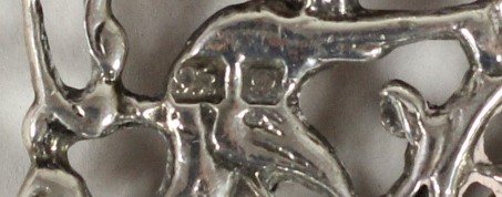 A cast silver nurses buckle, London 1989, with bird and floral decoration, 13.5 x 6.5cm, 2oz. - Image 3 of 4