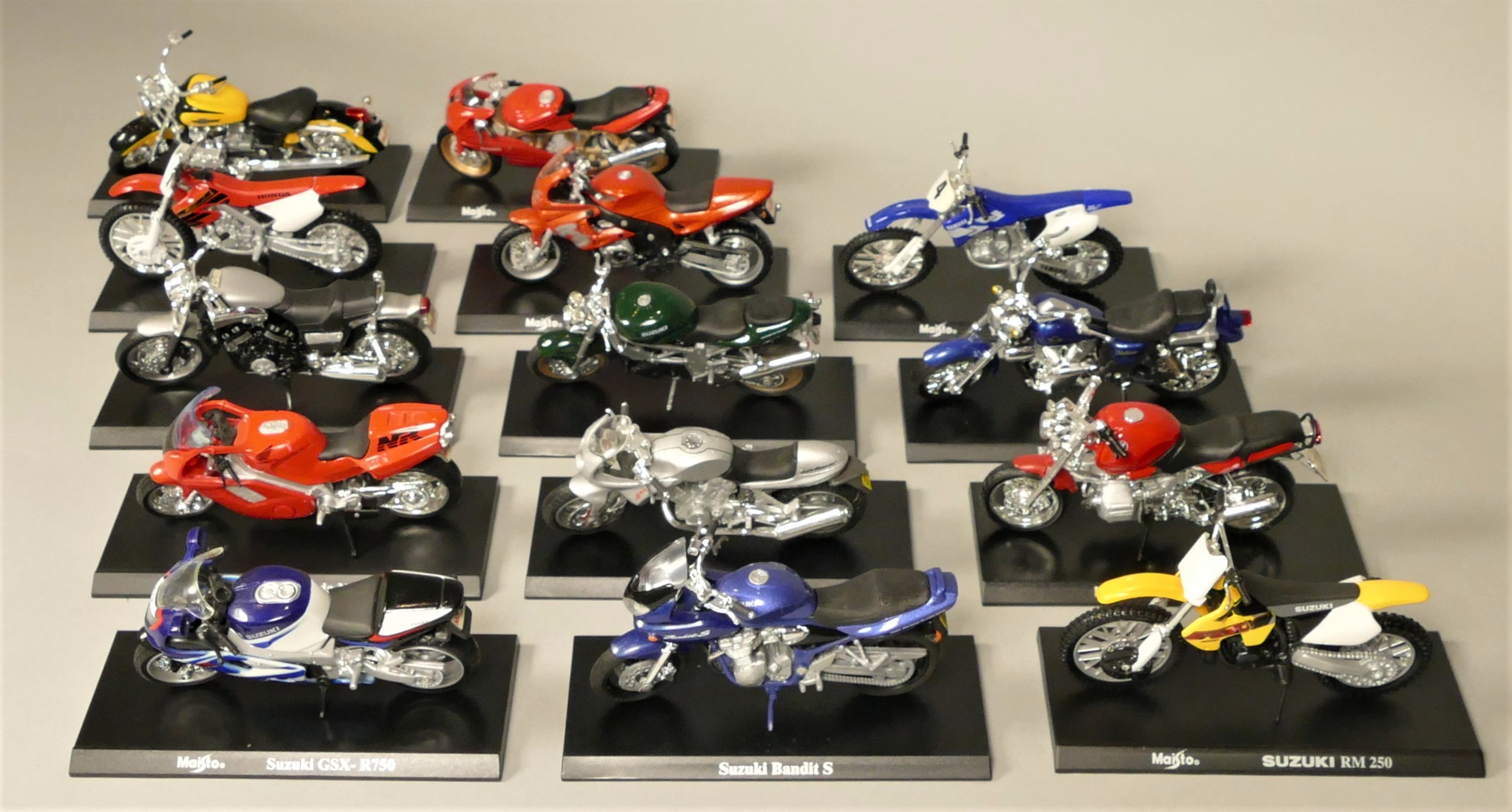 A collection of forty seven motorcycles by Maisto. (3) - Image 2 of 3